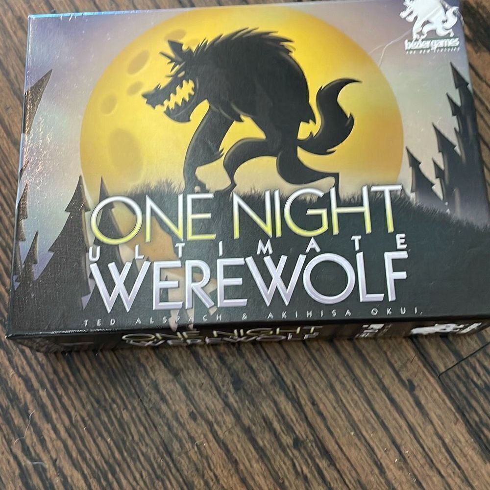 One Night Ultimate Werewolf Game - Picture 4 of 7
